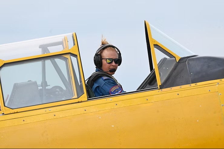 Cockpit open, Jamie MacDonald taxies down the runway for a flight. (Jeff Helsdon Photo)